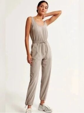 Abercrombie & Fitch Traveler Jumpsuit